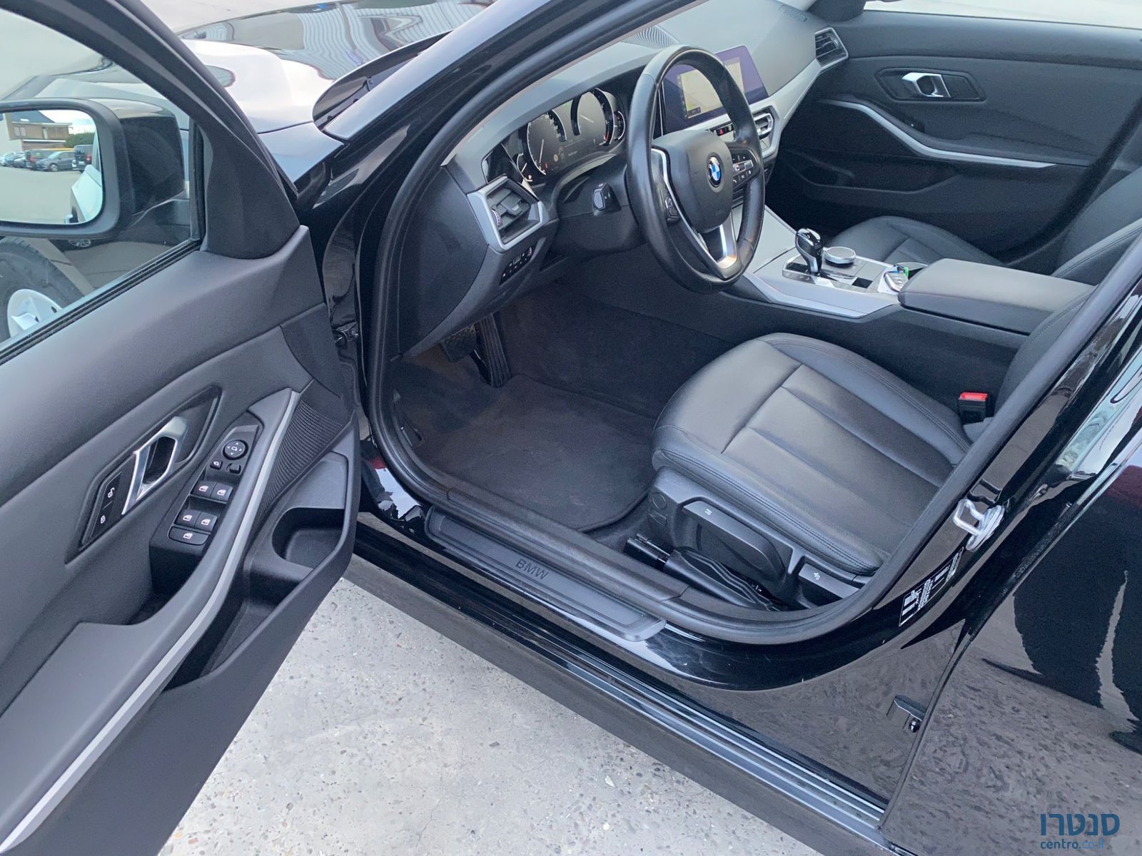 2019' BMW 318 d photo #1