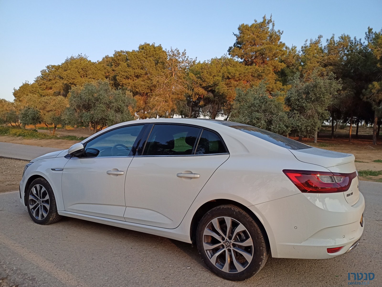 2022' Renault Megane Intense photo #4