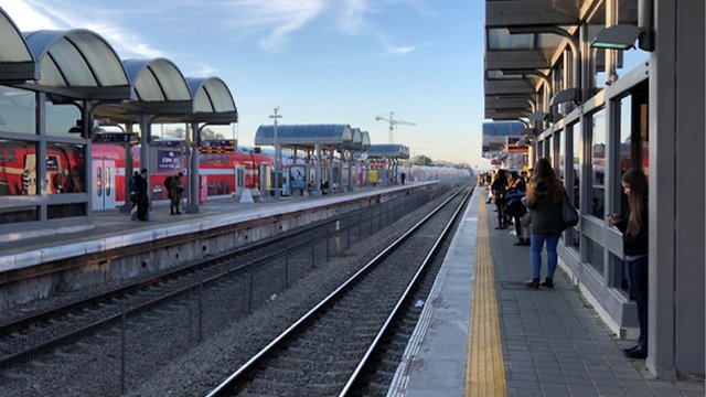 Электрификация путей в Тель-Авиве вносит сбои в движение поездов