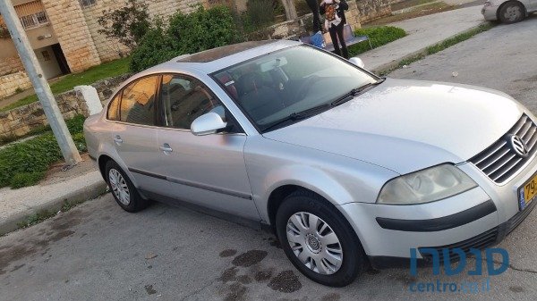 2005' Volkswagen Passat photo #1