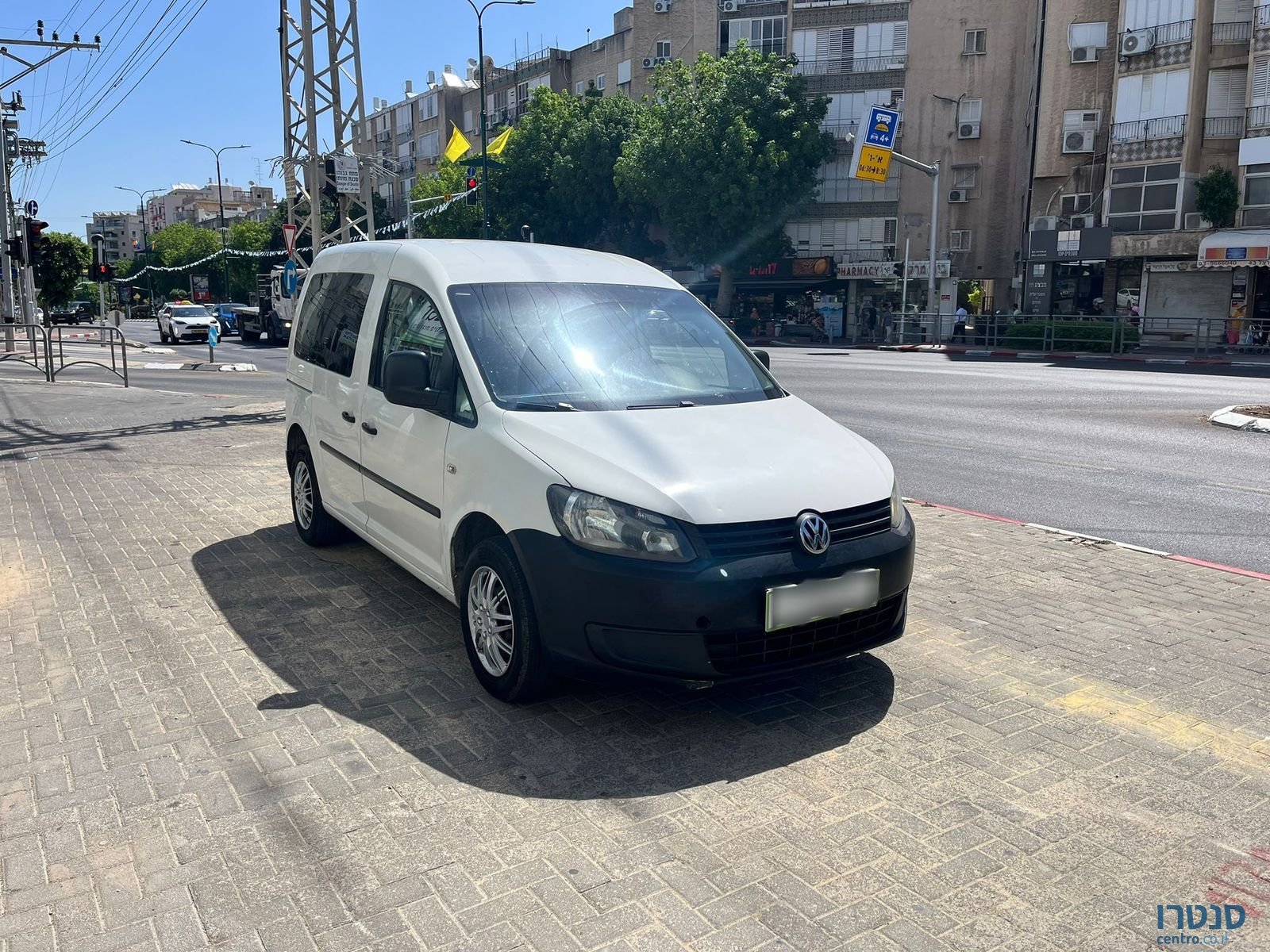 2015' Volkswagen Caddy photo #6