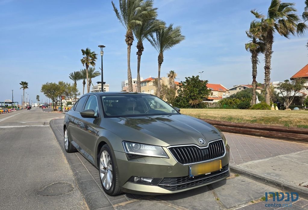 2018' Skoda Superb סקודה סופרב photo #3
