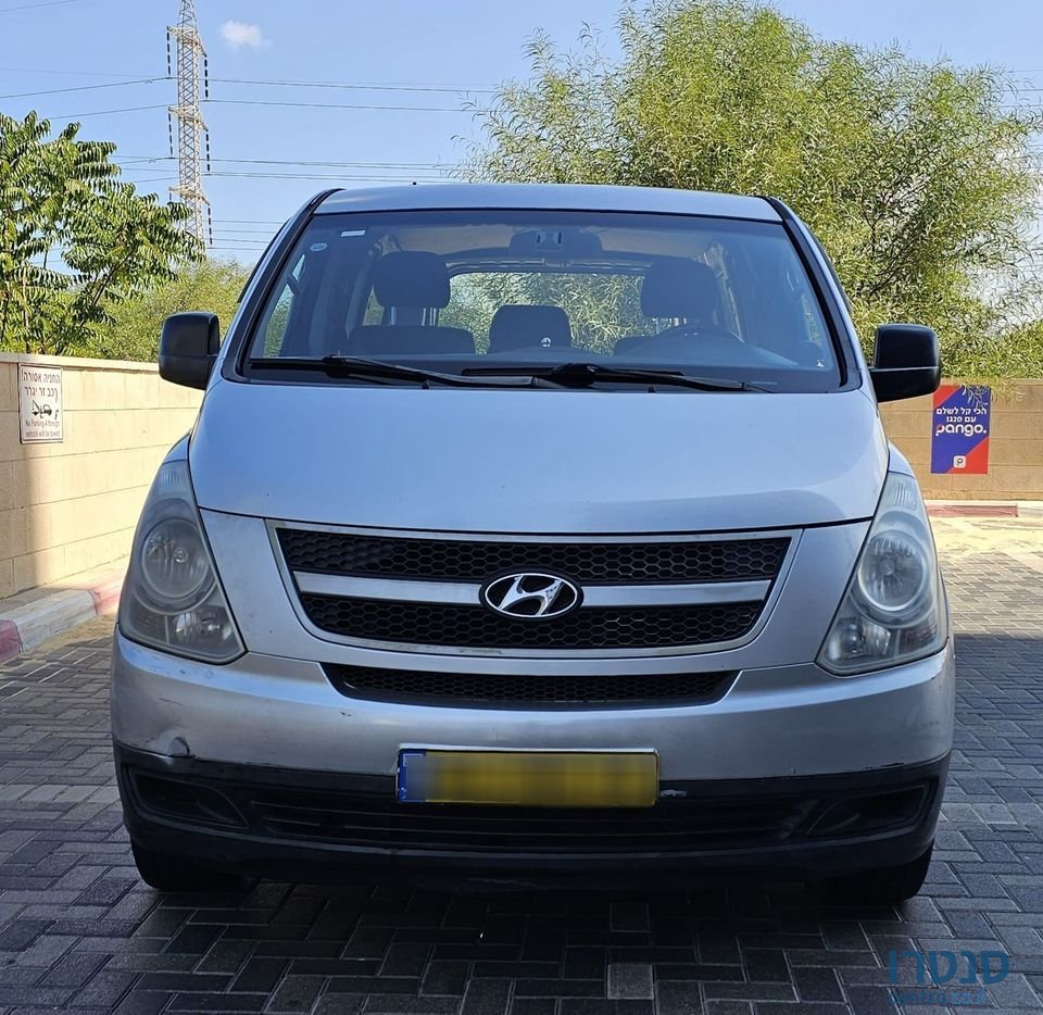 2009' Hyundai i800 photo #1