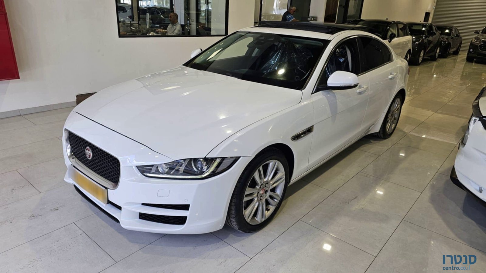 2018' Jaguar XE photo #1