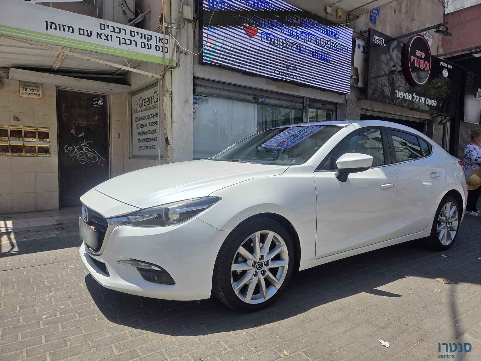 2017' Mazda 3 photo #1