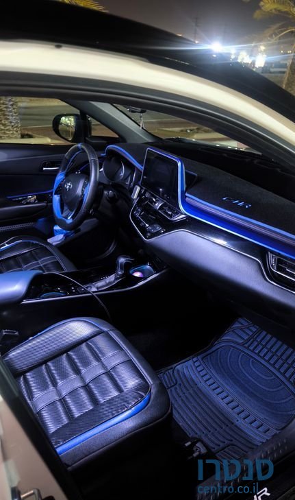 2018' Toyota C-HR טויוטה photo #5