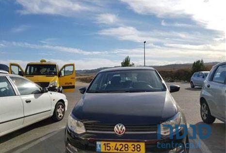 2015' Volkswagen Polo photo #1