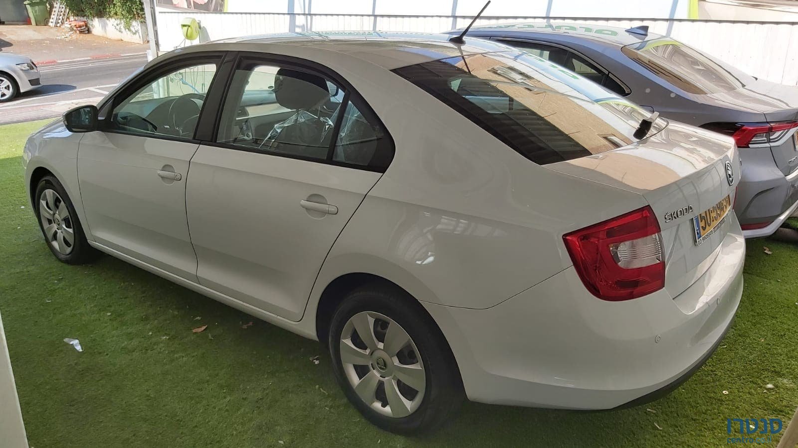 2014' Skoda Rapid photo #2