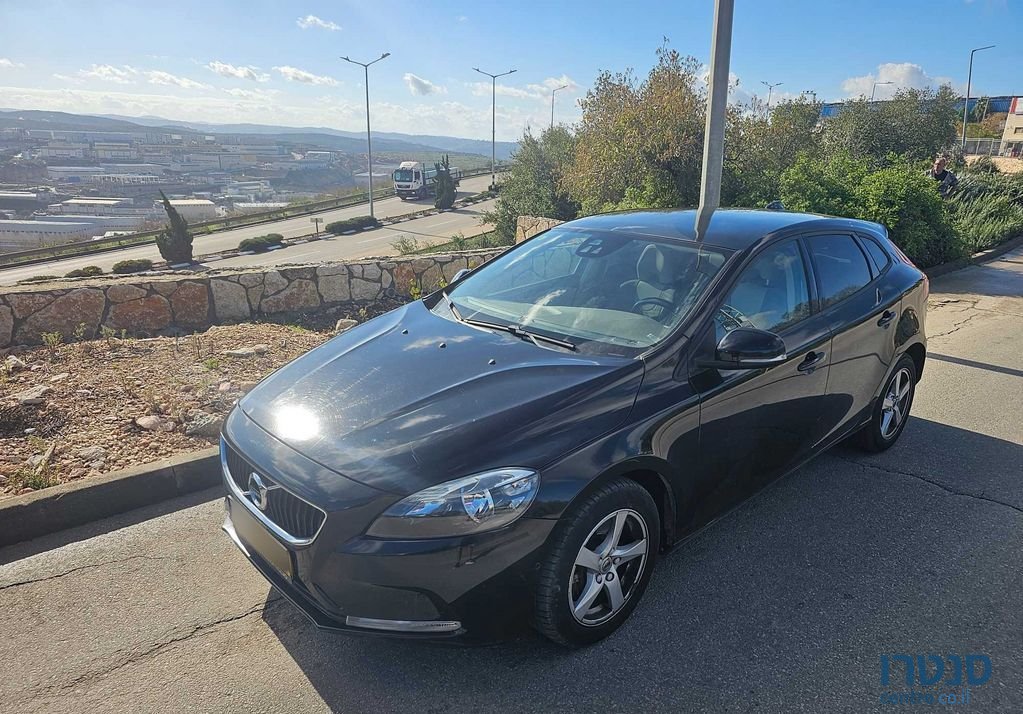 2018' Volvo V40 וולוו photo #1