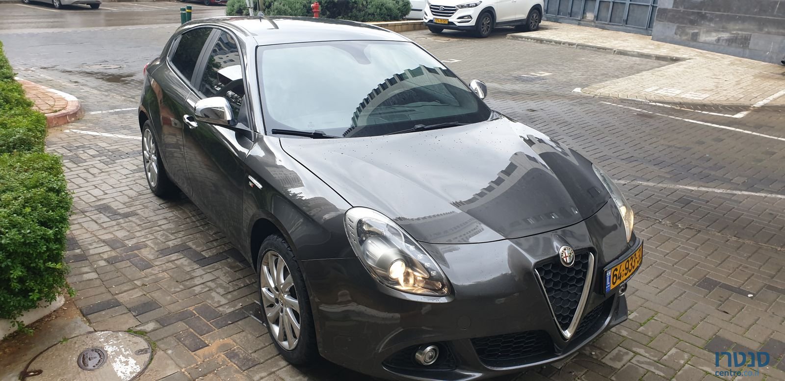 2014' Alfa Romeo Giulietta photo #1