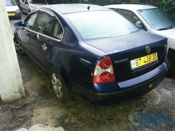 2002' Volkswagen Passat photo #2