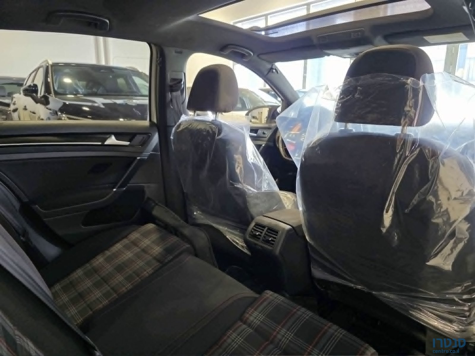 2013' Volkswagen Golf photo #6