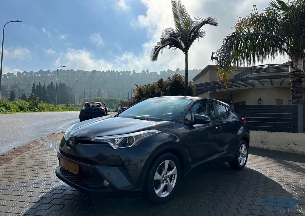 2018' Toyota C-HR טויוטה photo #2