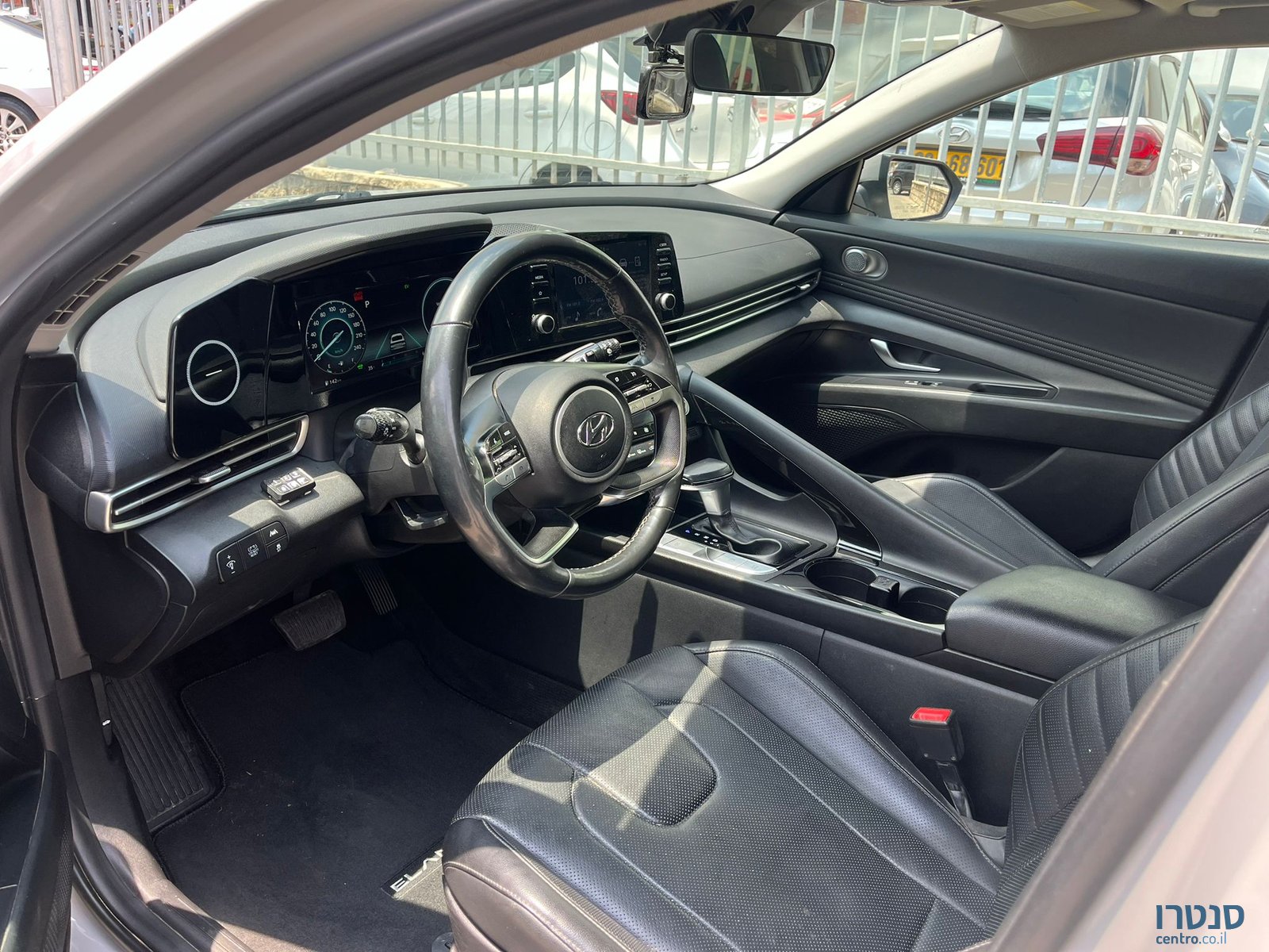 2021' Hyundai Elantra photo #2