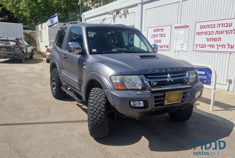 2003' Mitsubishi Pajero מיצובישי פג'רו photo #3