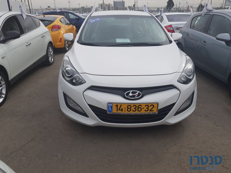 2015' Hyundai i30 Blue Drive photo #2