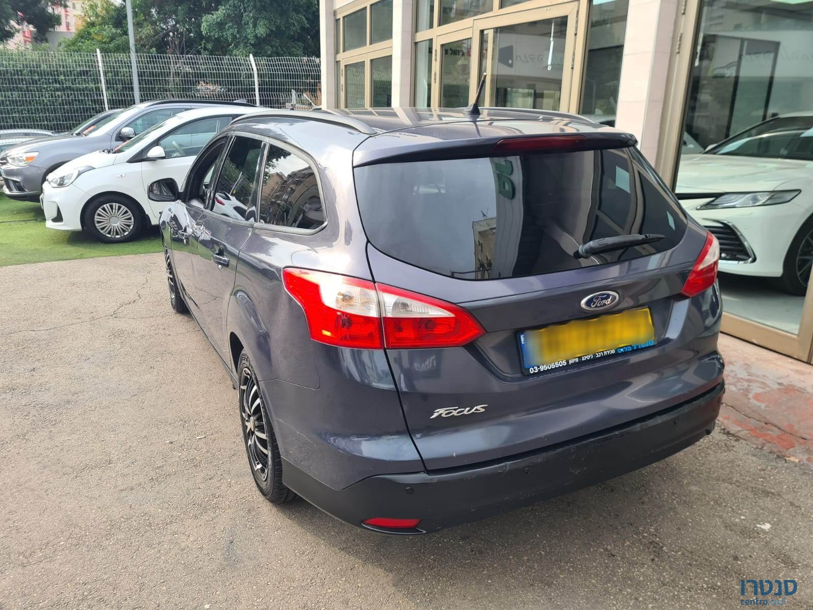 2012' Ford Focus photo #4