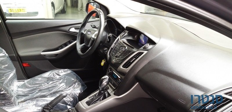 2014' Ford Focus photo #3