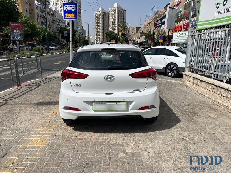 2018' Hyundai i20 photo #5