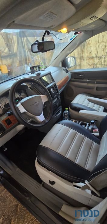 2008' Chrysler Grand Voyager קרייזלר גראנד וויאג'ר photo #2