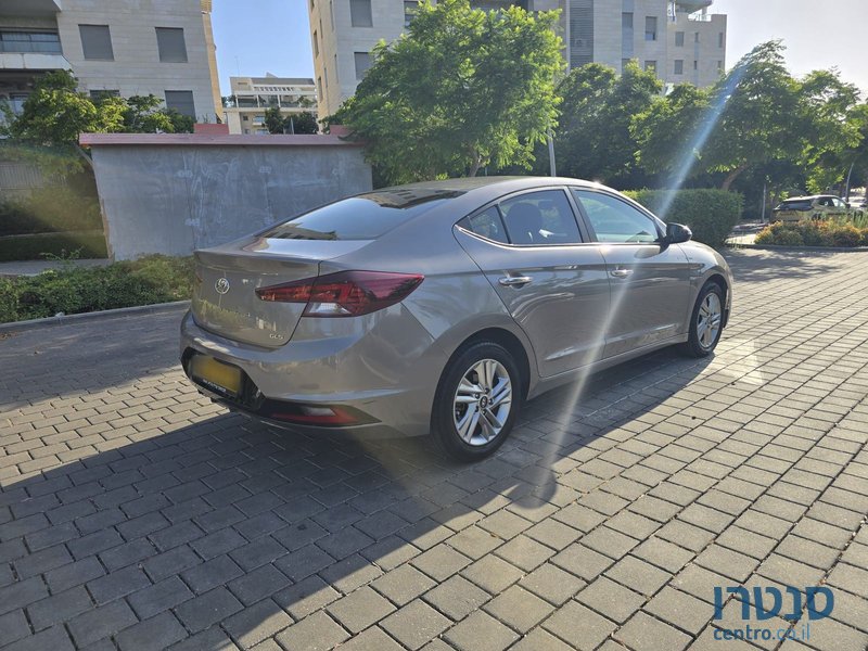 2020' Hyundai Elantra SR photo #4