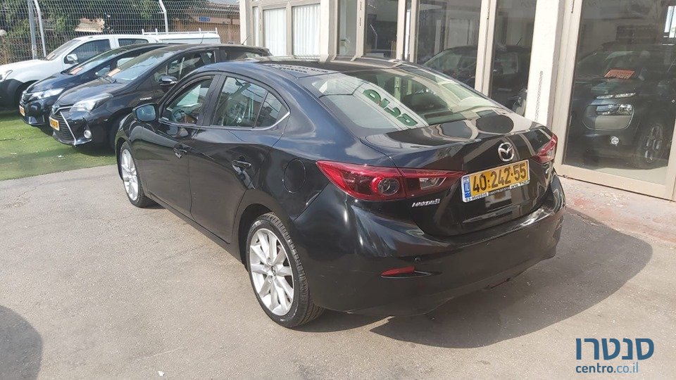 2017' Mazda 3 photo #2