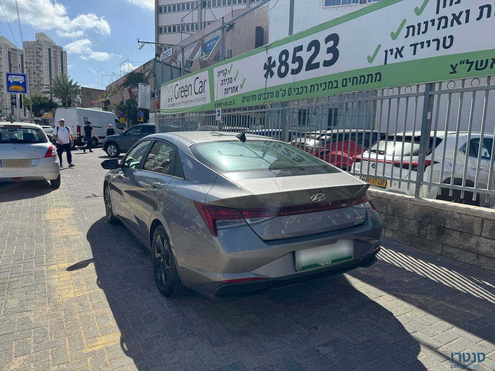 2022' Hyundai Elantra photo #3