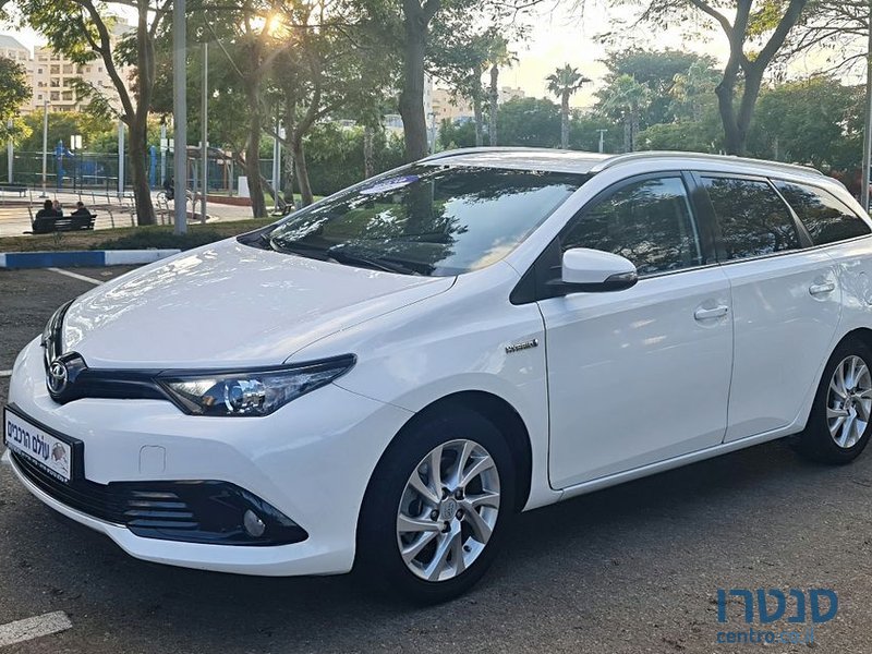 2018' Toyota Auris טויוטה אוריס photo #1