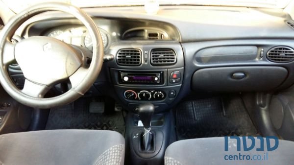 2003' Renault Megane photo #4