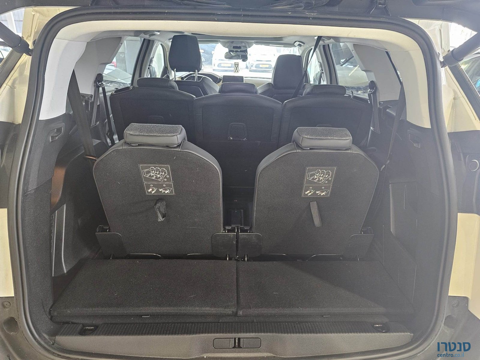 2019' Peugeot 5008 photo #7