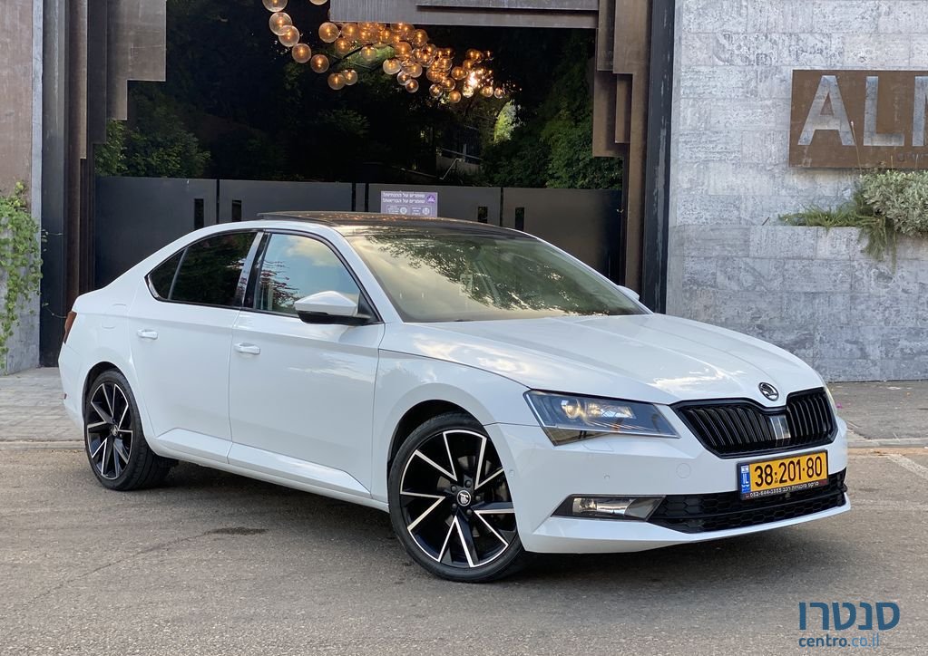 2017' Skoda Superb סקודה סופרב photo #2