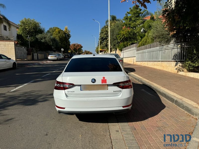 2019' Skoda Superb סקודה סופרב photo #5