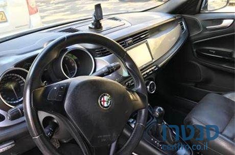 2013' Alfa Romeo Giulietta אלפא רומאו ג'ולייטה photo #2