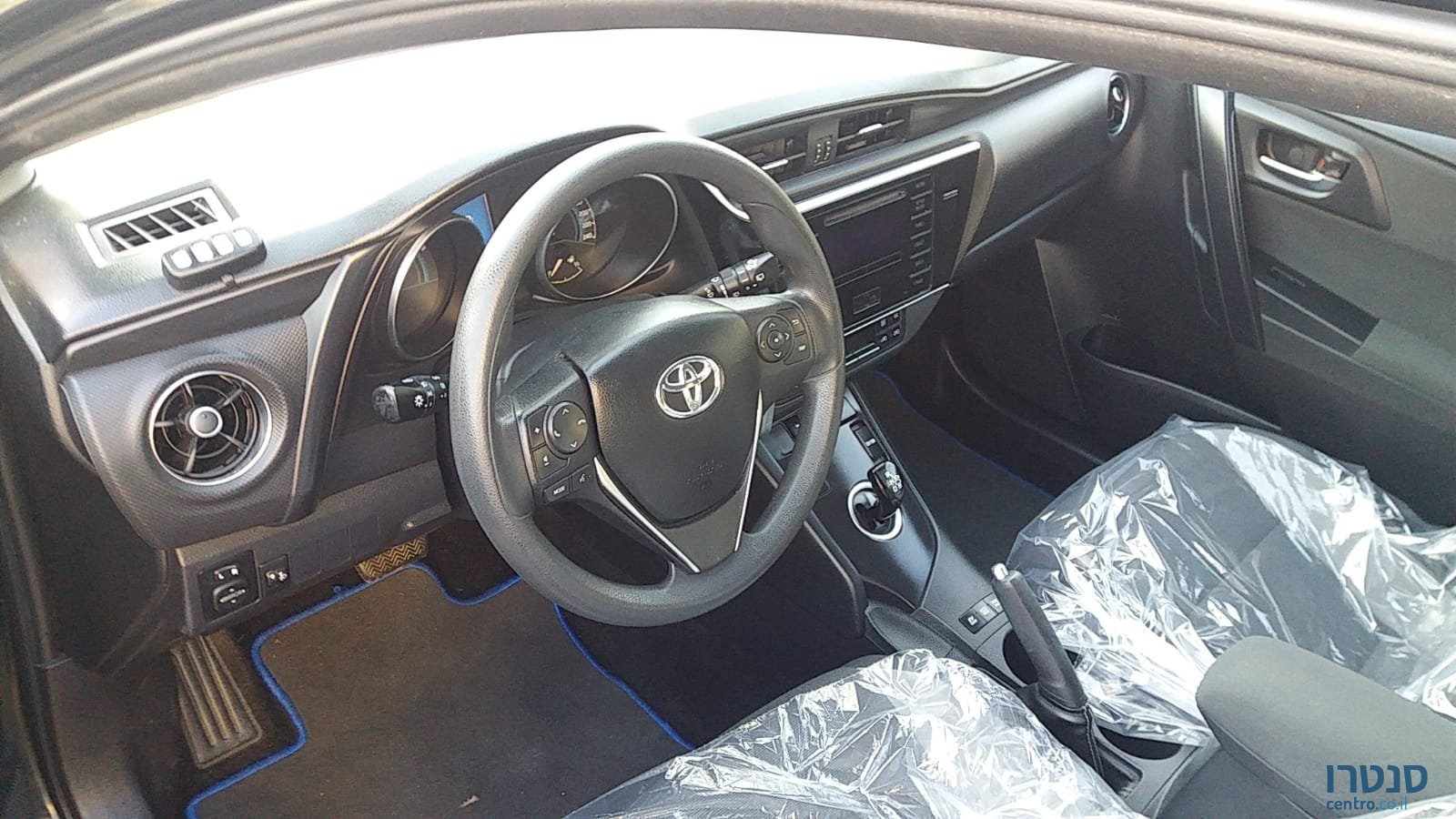 2015' Toyota Yaris photo #3