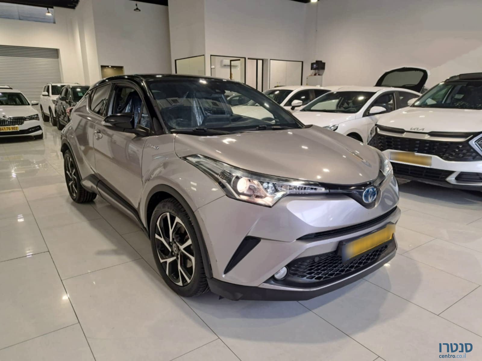 2017' Toyota C-HR photo #2