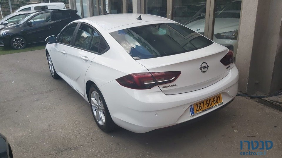 2018' Opel Insignia photo #2