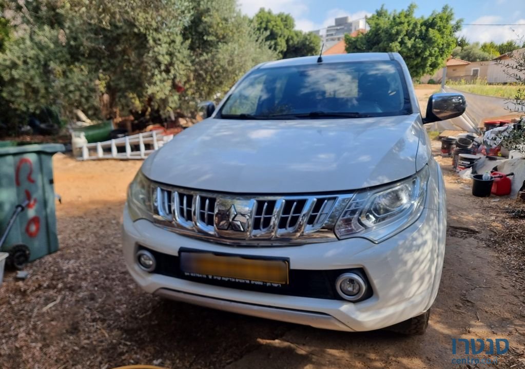 2016' Mitsubishi L200 4X4 מיצובישי טרייטון photo #3