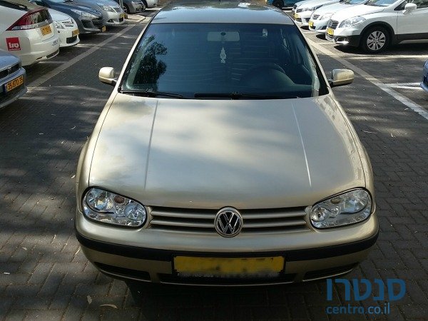 2003' Volkswagen Golf photo #2