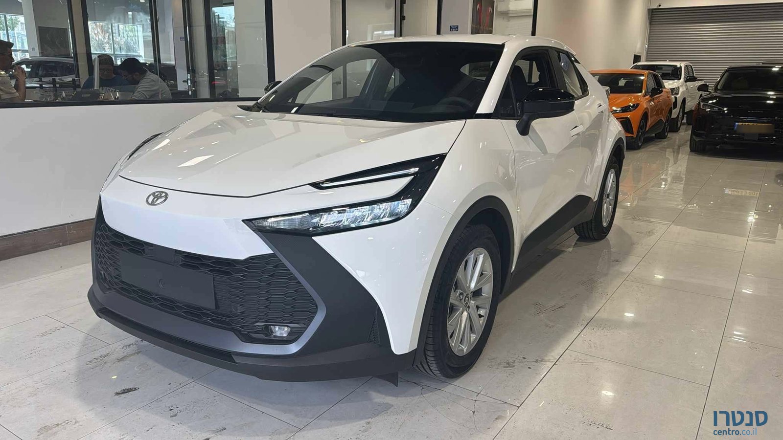 2025' Toyota C-HR photo #1