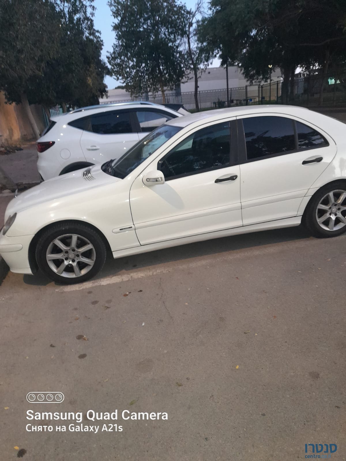 2005' Mercedes-Benz C-Class с220 photo #2