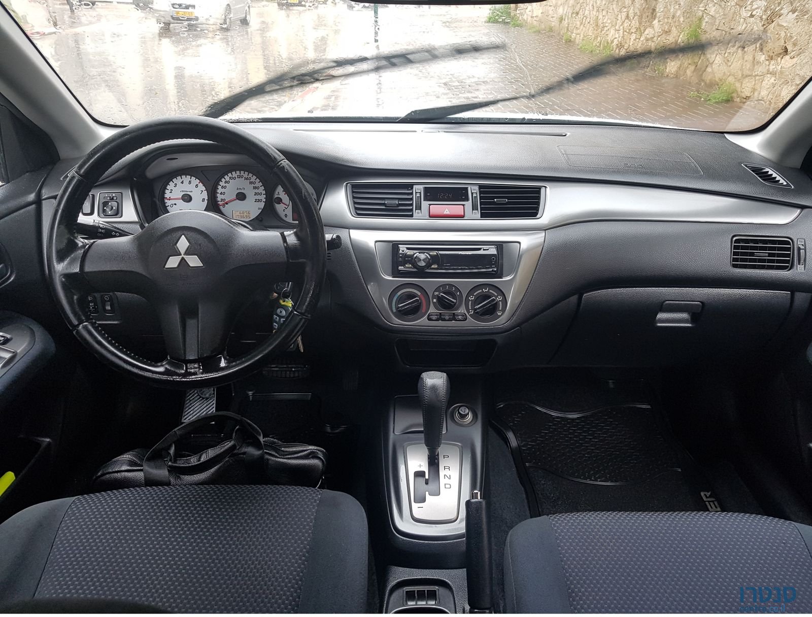 2009' Mitsubishi Lancer photo #2