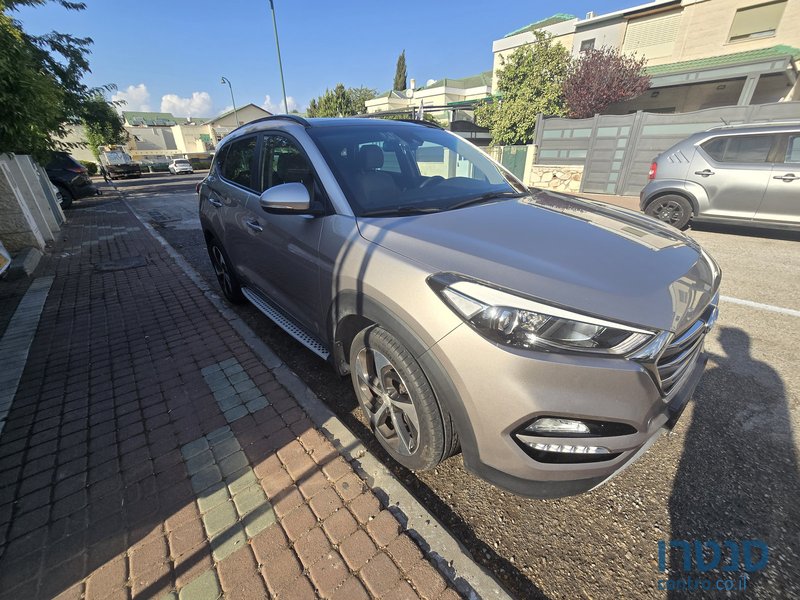 2018' Hyundai Tucson Luxury photo #5