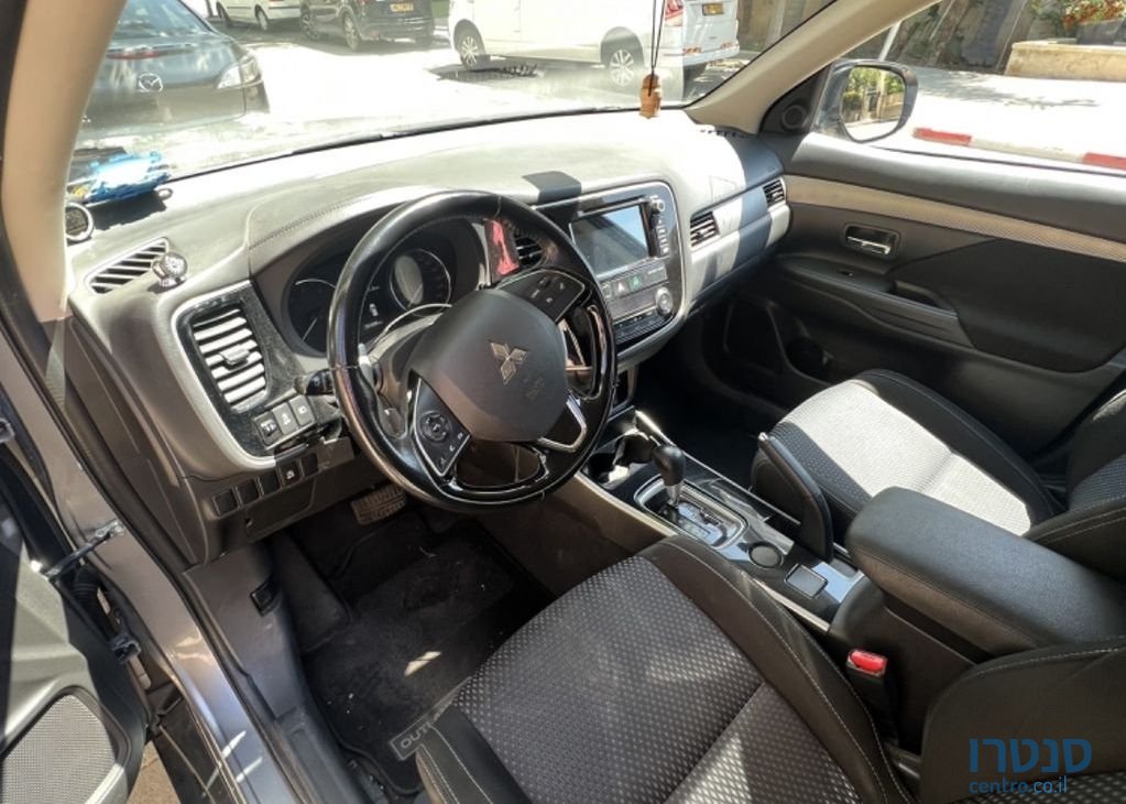 2017' Mitsubishi Outlander מיצובישי אאוטלנדר photo #3