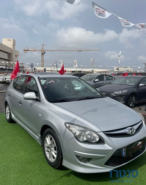 2011' Hyundai i30 יונדאי photo #6