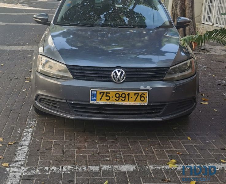 2012' Volkswagen Jetta photo #4