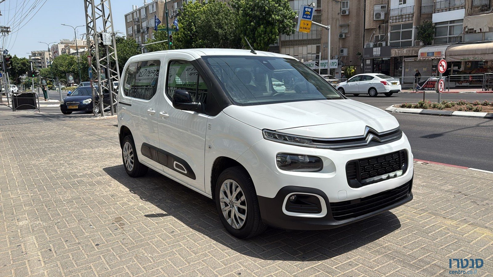 2021' Citroen Berlingo photo #6