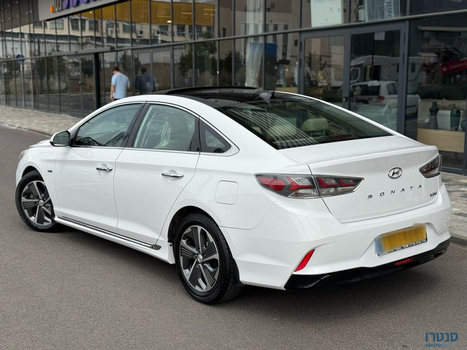 2018' Hyundai Sonata photo #2