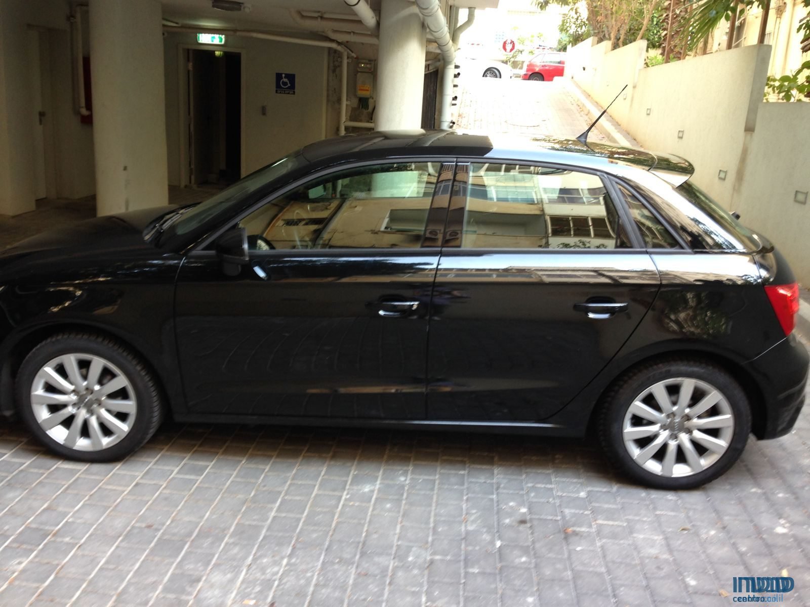 2016' Audi A1 photo #4