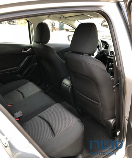 2014' Subaru XV photo #4