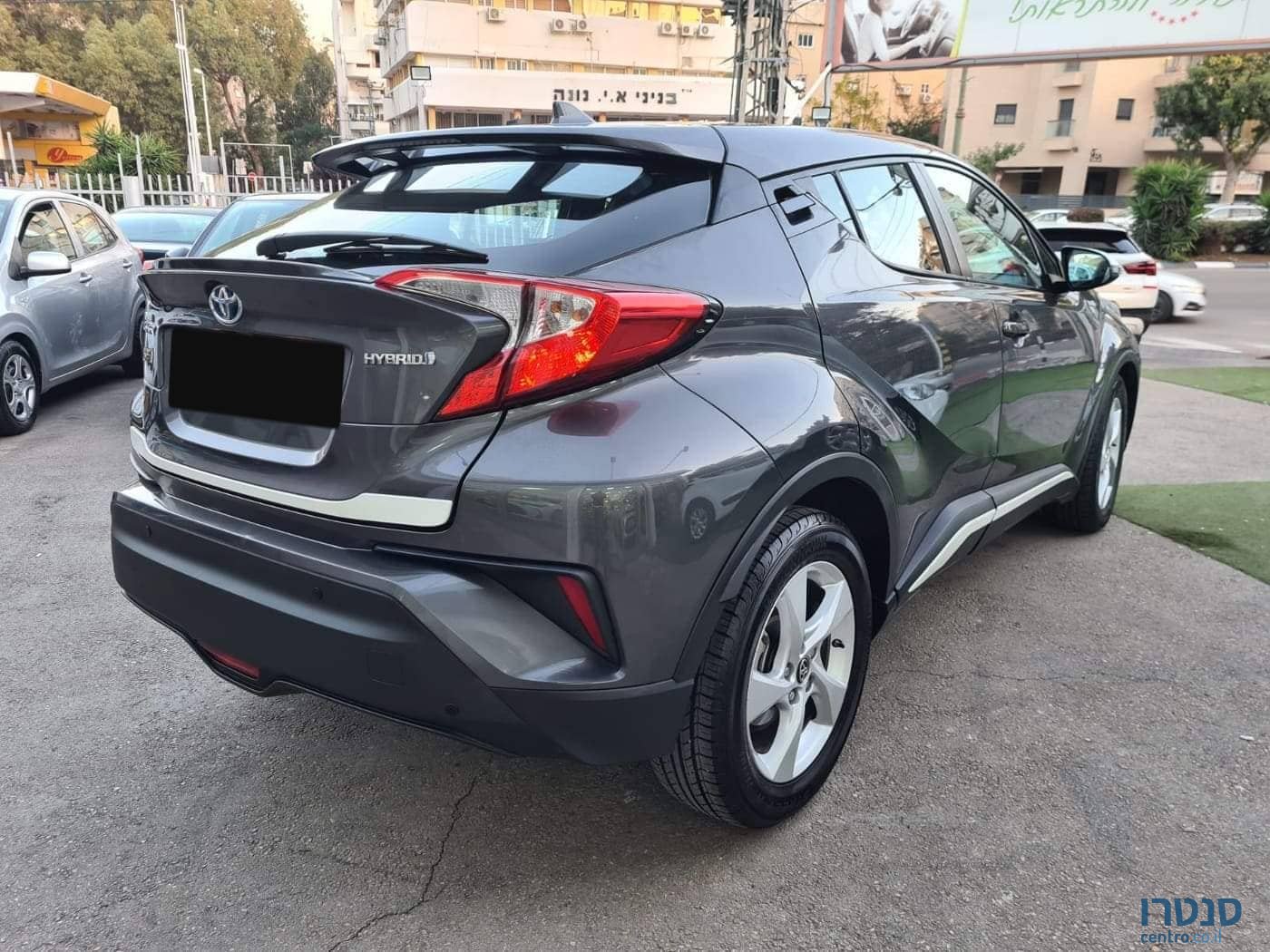 2017' Toyota C-HR photo #2